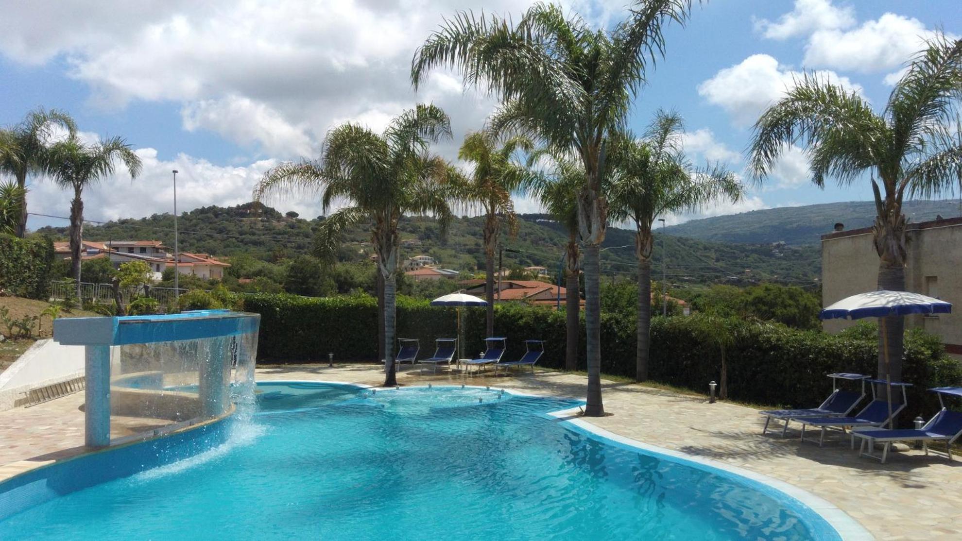 קאפו ואטיצ'אנו Residence Hotel La Taverna מראה חיצוני תמונה