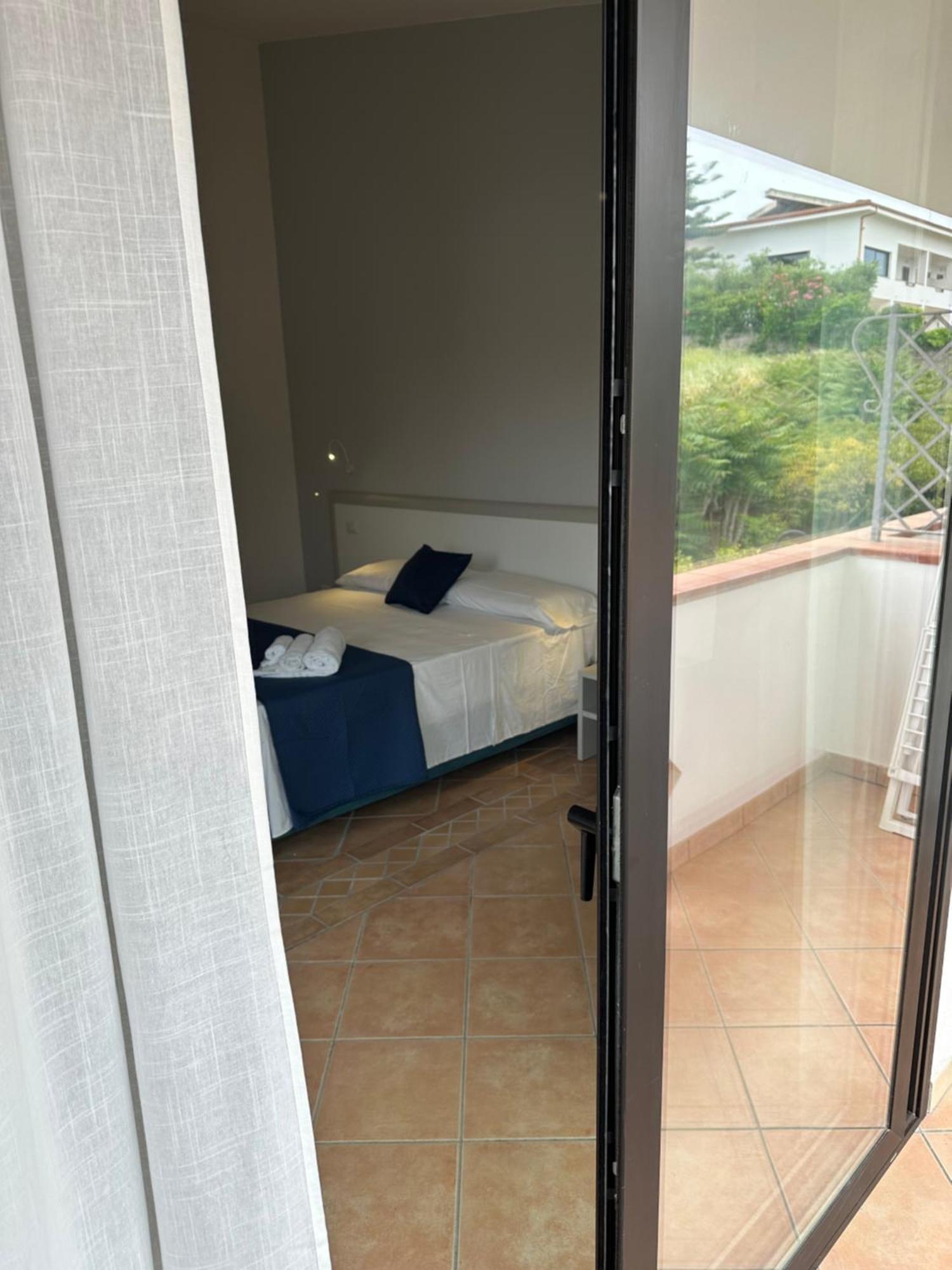 קאפו ואטיצ'אנו Residence Hotel La Taverna מראה חיצוני תמונה