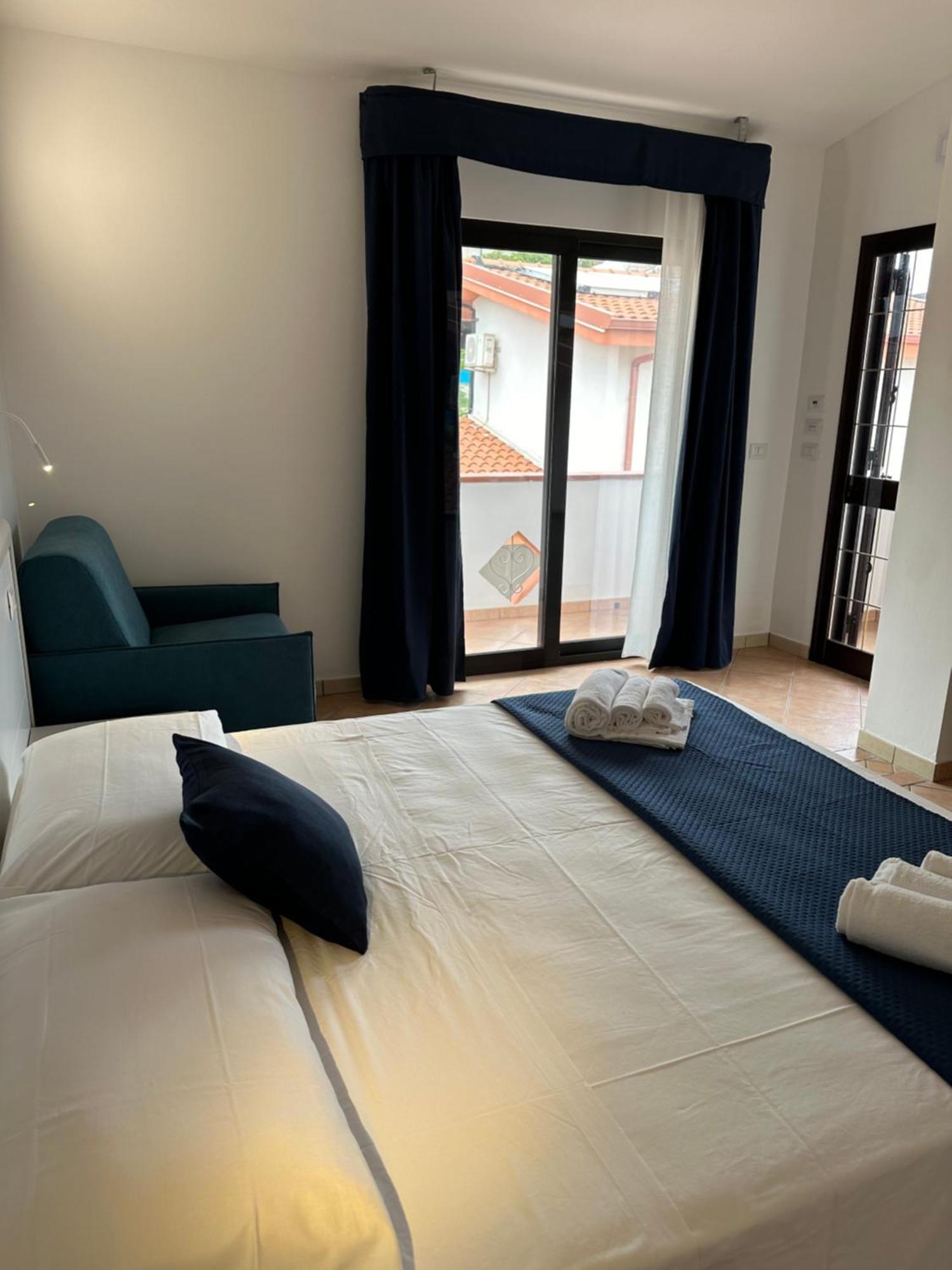 קאפו ואטיצ'אנו Residence Hotel La Taverna מראה חיצוני תמונה