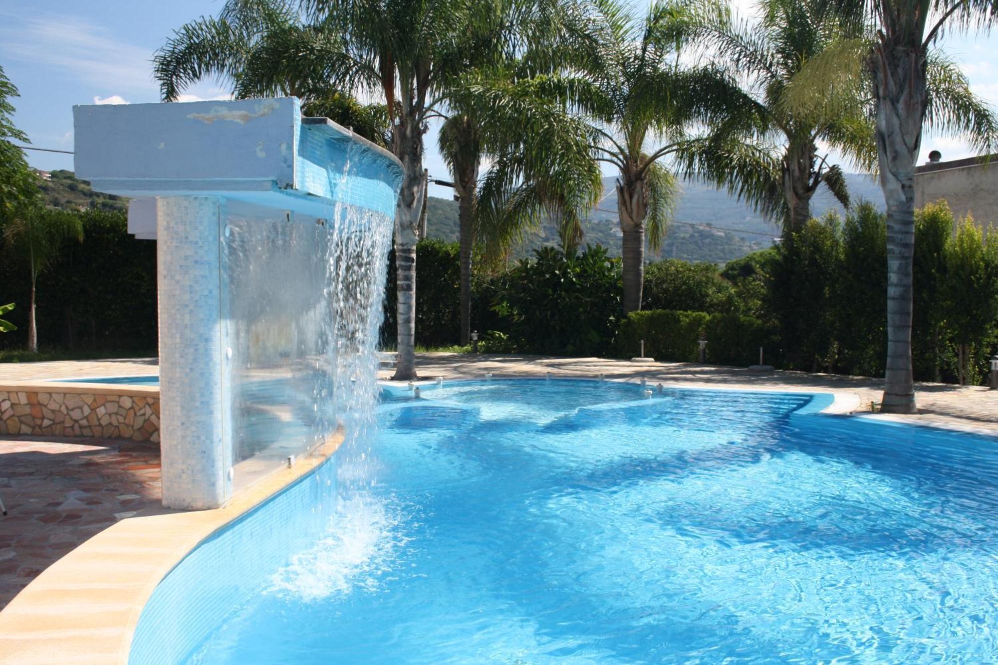 קאפו ואטיצ'אנו Residence Hotel La Taverna מראה חיצוני תמונה