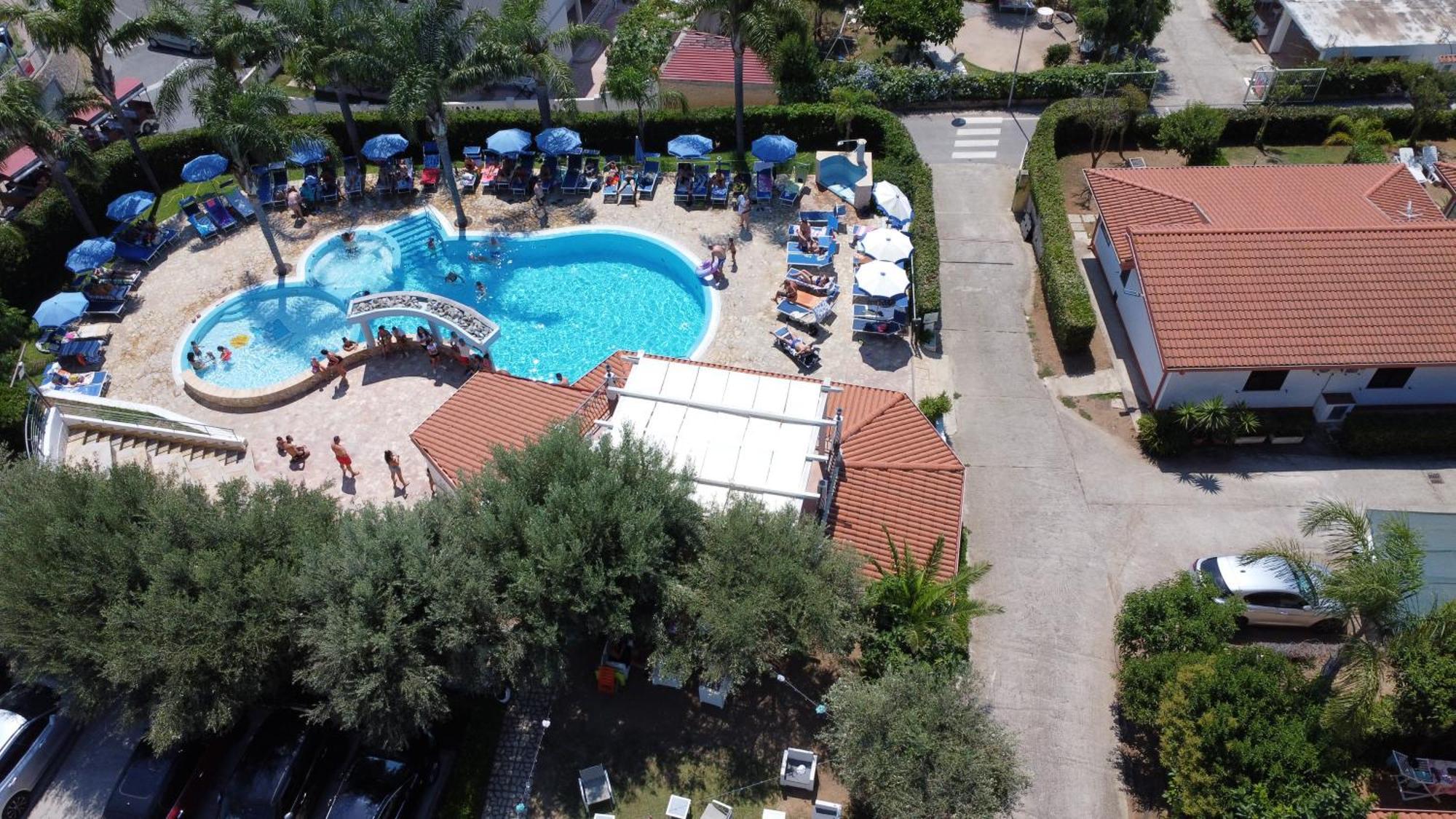 קאפו ואטיצ'אנו Residence Hotel La Taverna מראה חיצוני תמונה