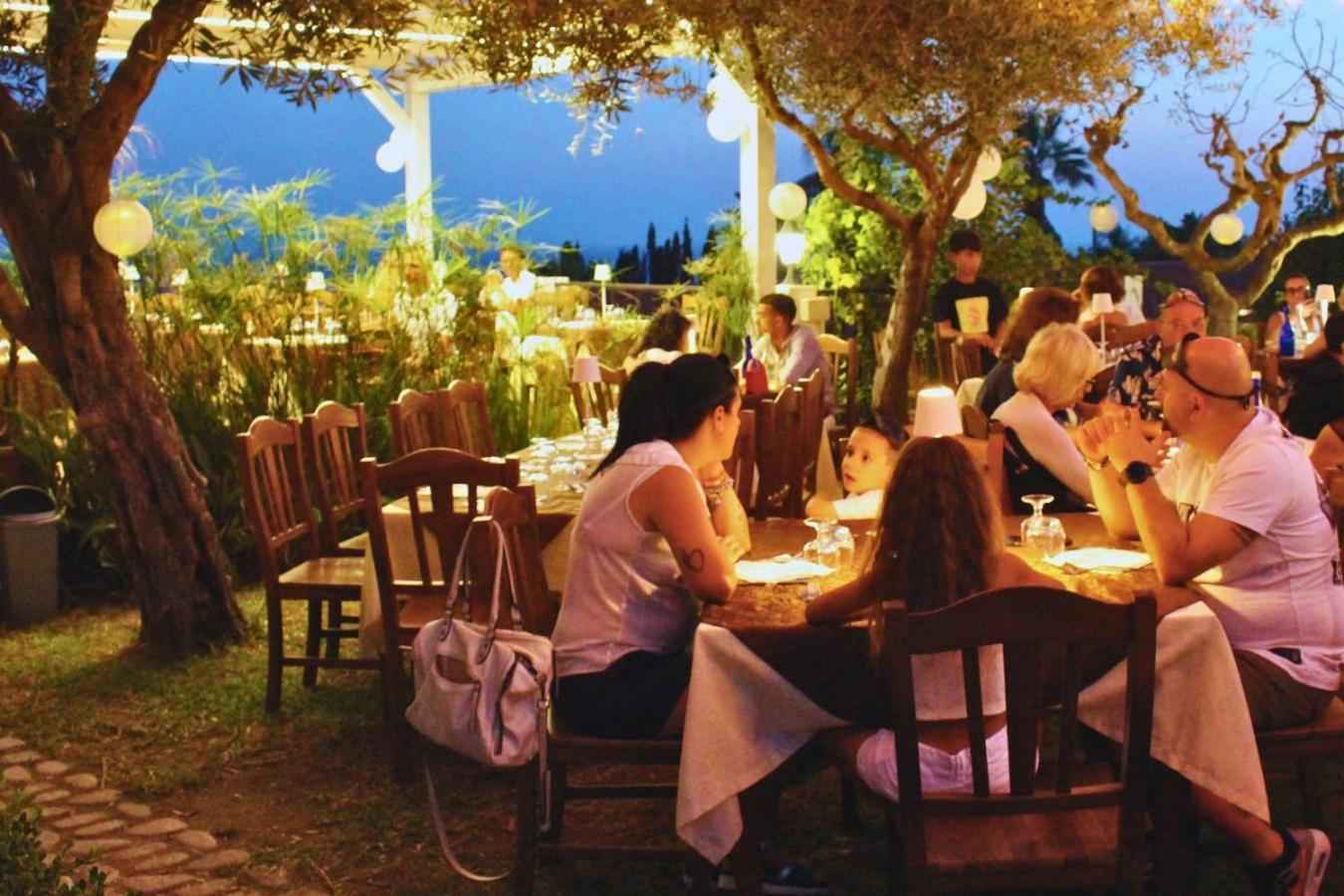 קאפו ואטיצ'אנו Residence Hotel La Taverna מראה חיצוני תמונה