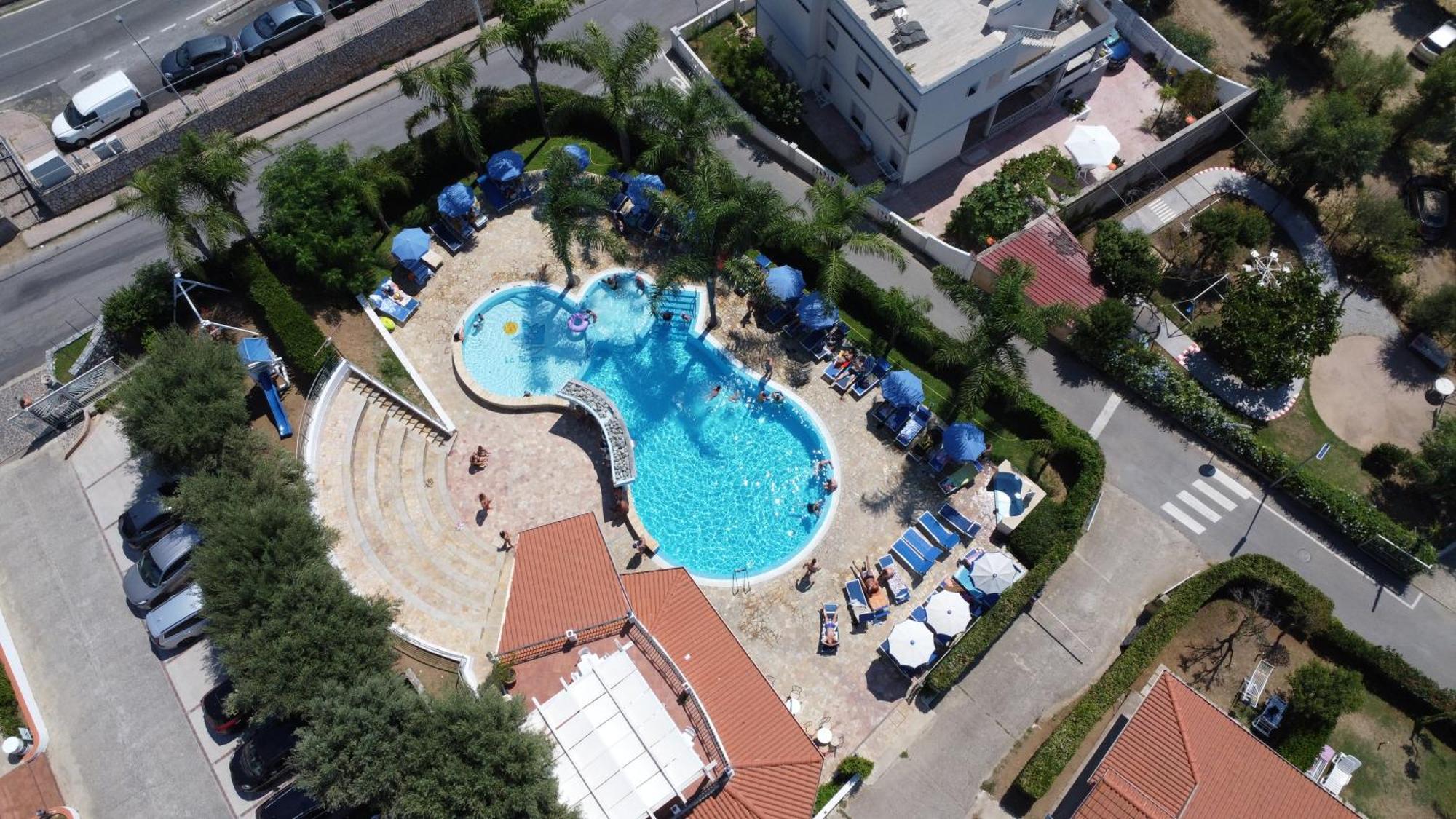 קאפו ואטיצ'אנו Residence Hotel La Taverna מראה חיצוני תמונה