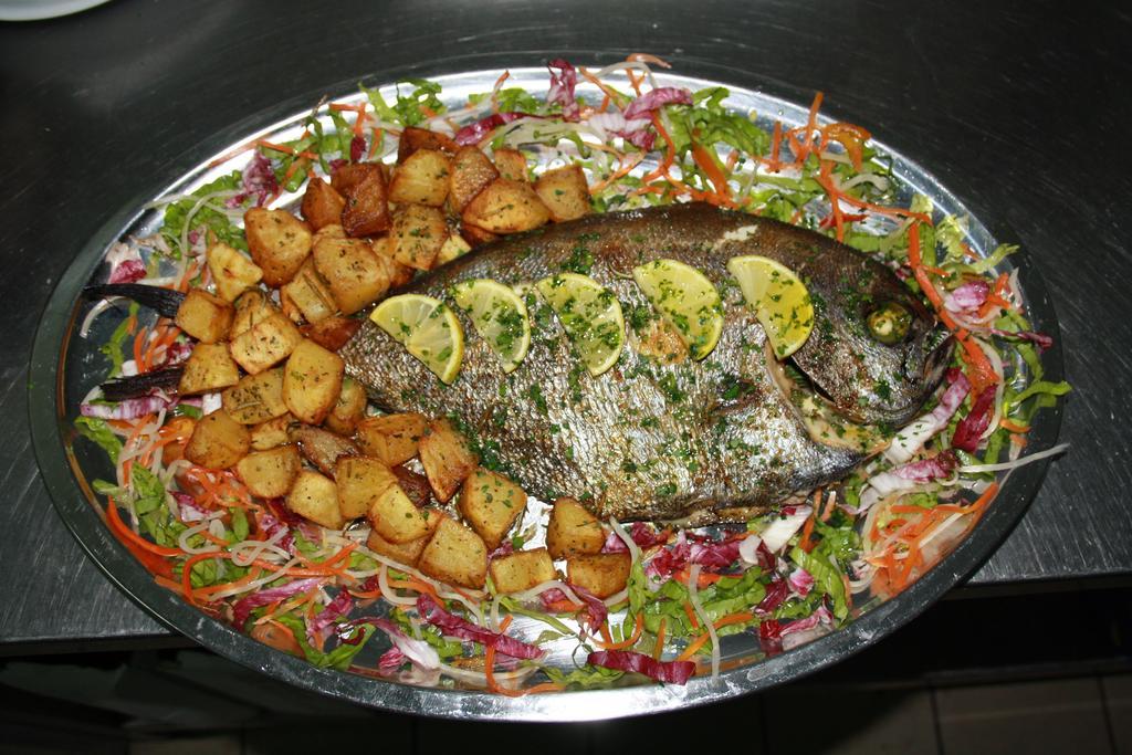 קאפו ואטיצ'אנו Residence Hotel La Taverna מראה חיצוני תמונה