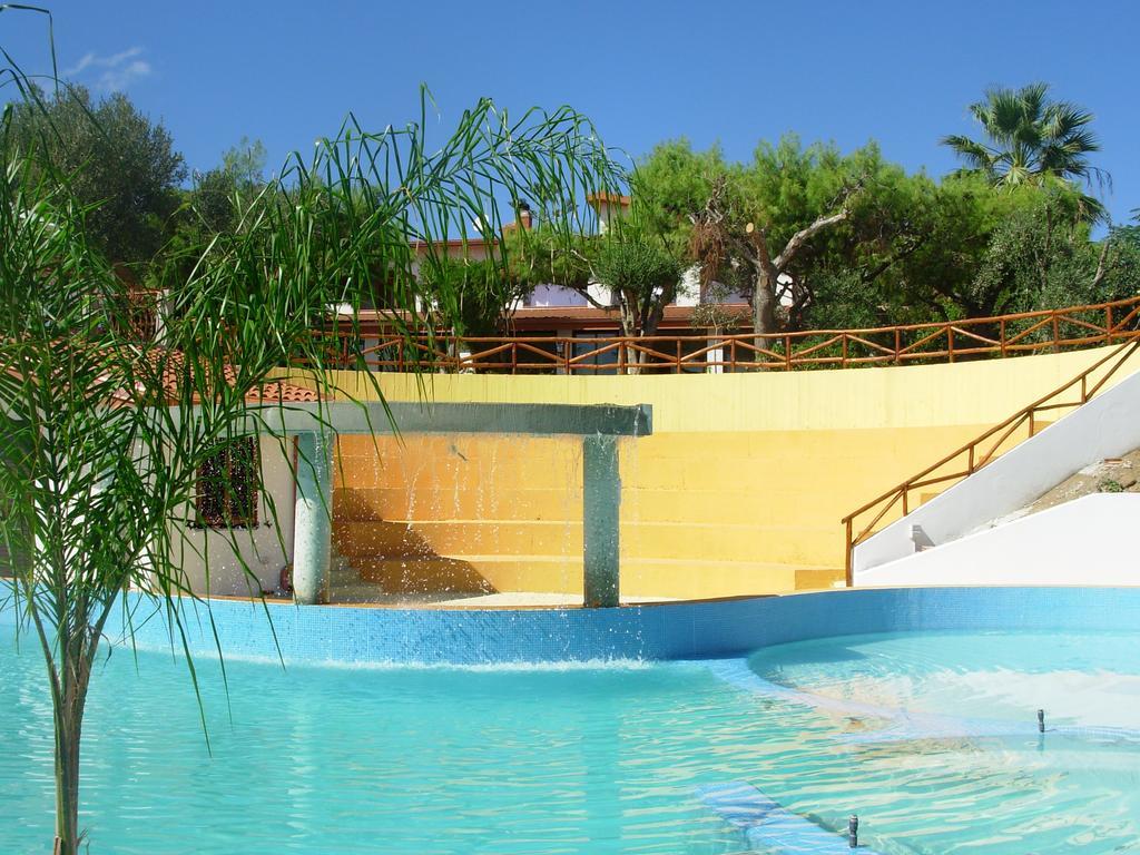 קאפו ואטיצ'אנו Residence Hotel La Taverna מראה חיצוני תמונה