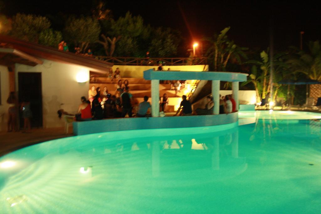 קאפו ואטיצ'אנו Residence Hotel La Taverna מראה חיצוני תמונה
